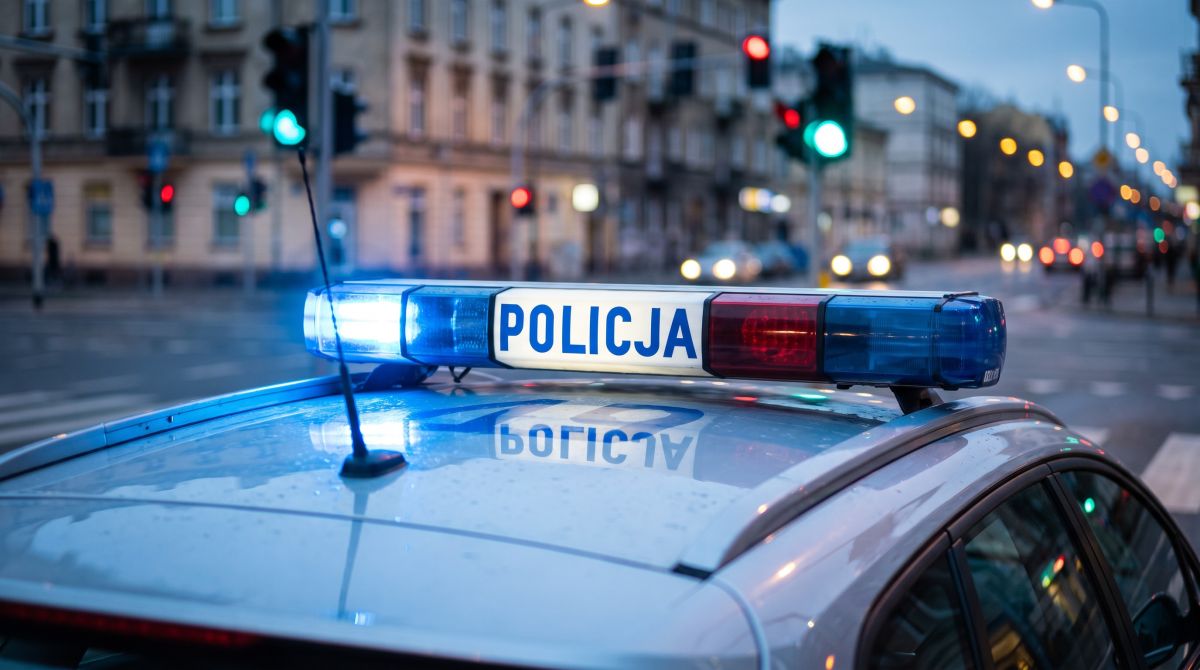 Zatrzymani oszuści: Policja rozwiązuje sprawę fałszywych tożsamości!
